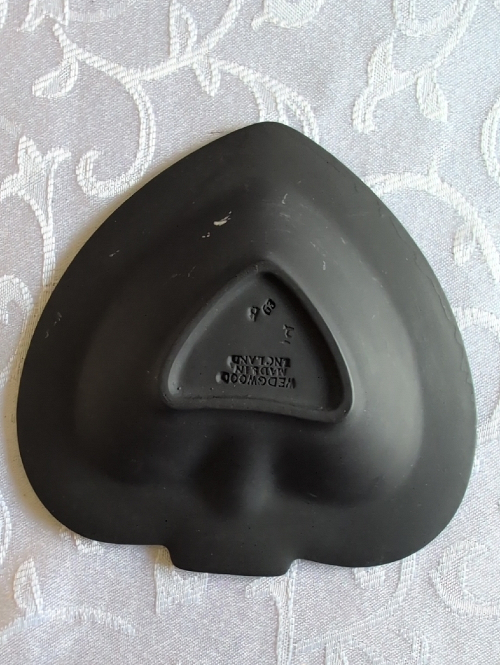 *Rare* Vintage Wedgwood Black and White Jasperware Decorative Dish - Picture 3 of 5